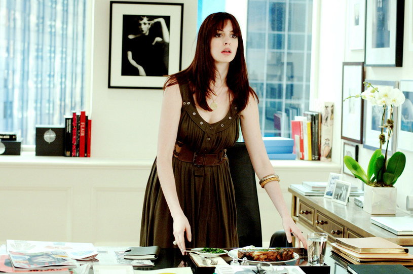 Anne Hathaway w filmie "Diabeł ubiera się u Prady"